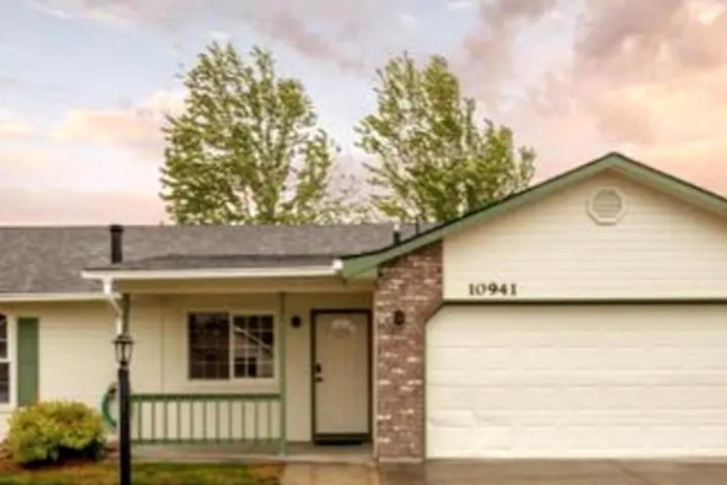 Hello Dolly! 3 Beds, 2 Bath, 2 Tv'S, Fireplace, Quiet Neighborhood In Star, Id Minutes From Walking Trails And River Views Eagle Bagian luar foto
